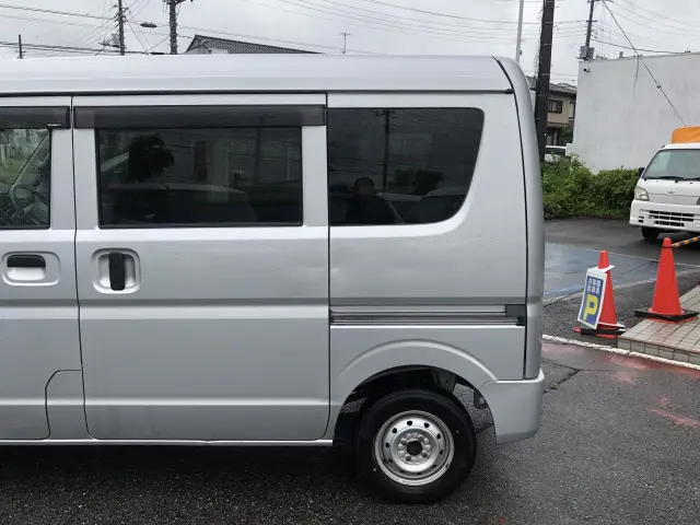 スズキ エブリイ HBD-DA17V(2WD)の写真15