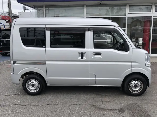 スズキ エブリイ HBD-DA17V(2WD)の写真5