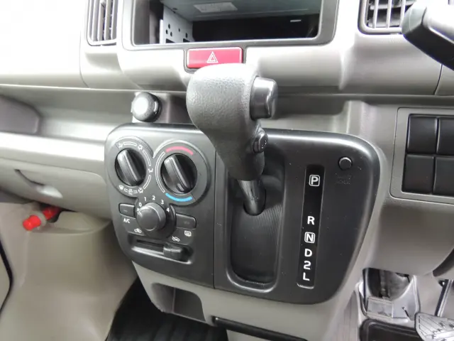 スズキ エブリイ HBD-DA17V(2WD)の写真46