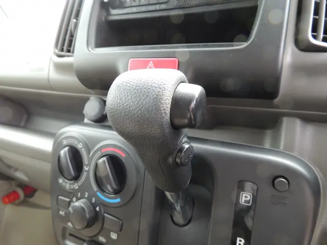 スズキ エブリイ HBD-DA17V(2WD)の写真33