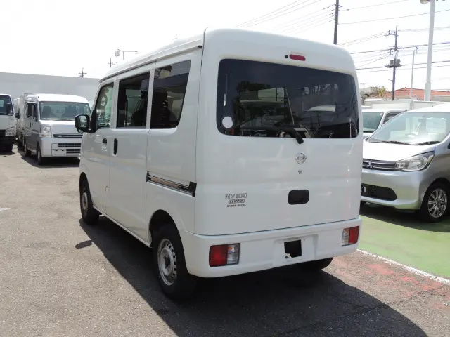 日産 クリッパーバン 5BD-DR17V(2WD)の写真8