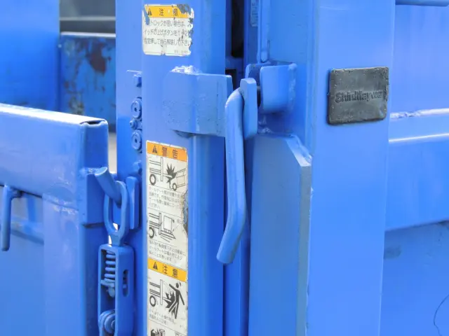 マツダ タイタン BDG-LKR85A(2WD)の写真21