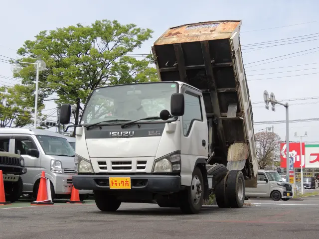 いすゞ エルフ PB-NKR81AD(2WD)の写真1