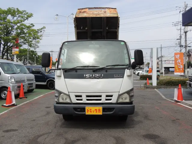 いすゞ エルフ PB-NKR81AD(2WD)の写真2