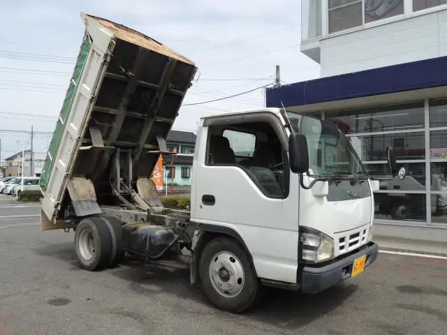 いすゞ エルフ PB-NKR81AD(2WD)の写真4