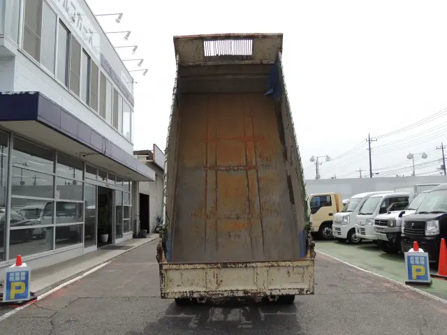 いすゞ エルフ PB-NKR81AD(2WD)の写真7