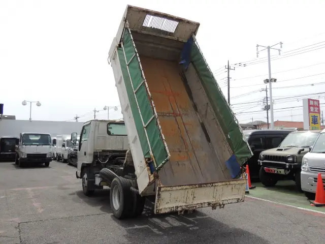 いすゞ エルフ PB-NKR81AD(2WD)の写真8