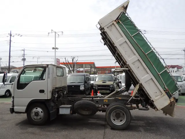 いすゞ エルフ PB-NKR81AD(2WD)の写真10