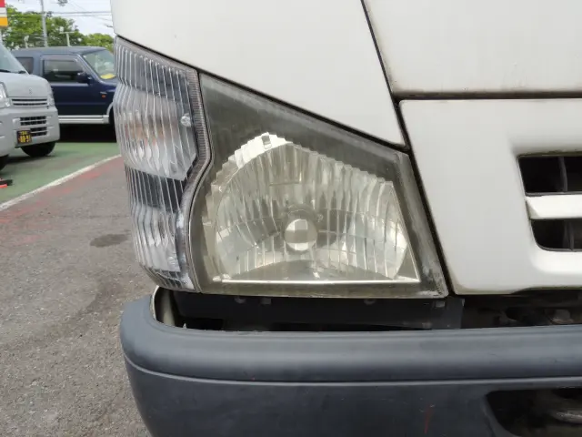 いすゞ エルフ PB-NKR81AD(2WD)の写真12