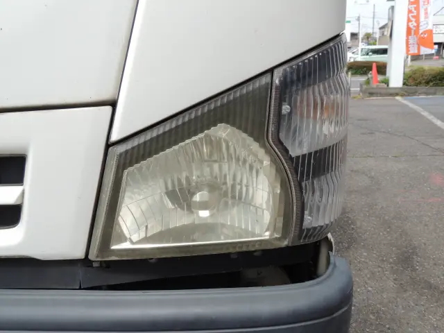 いすゞ エルフ PB-NKR81AD(2WD)の写真13