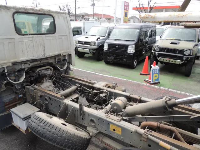 いすゞ エルフ PB-NKR81AD(2WD)の写真17