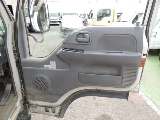 いすゞ エルフ PB-NKR81AD(2WD)の写真28