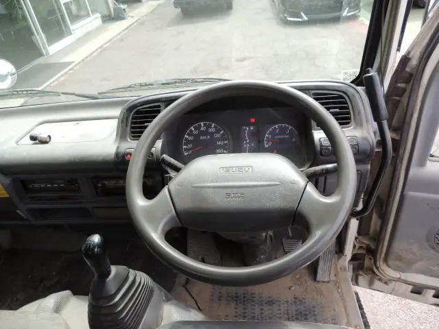 いすゞ エルフ PB-NKR81AD(2WD)の写真34