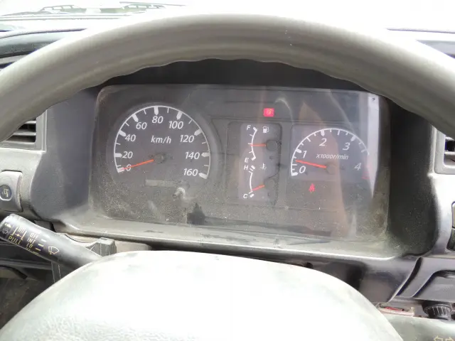 いすゞ エルフ PB-NKR81AD(2WD)の写真37