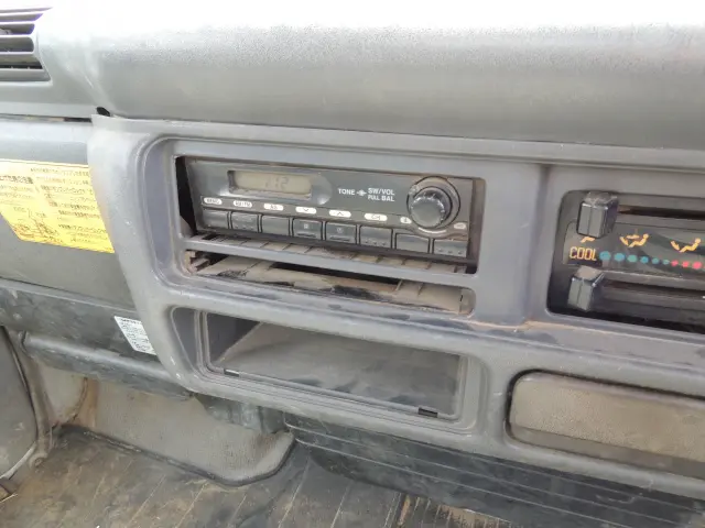 いすゞ エルフ PB-NKR81AD(2WD)の写真42