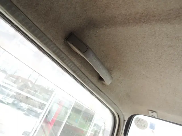 いすゞ エルフ PB-NKR81AD(2WD)の写真48