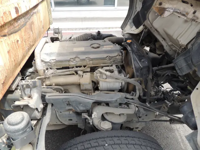 いすゞ エルフ PB-NKR81AD(2WD)の写真49