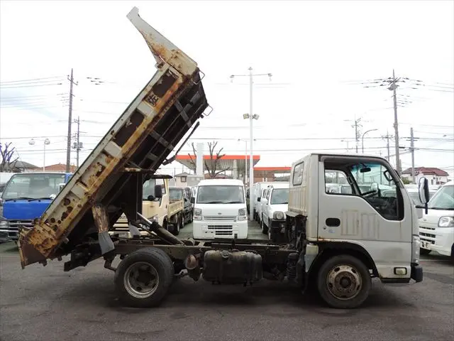 いすゞ エルフ TKG-NJR85AD(2WD)の写真8