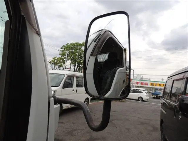 いすゞ エルフ TKG-NJR85AD(2WD)の写真10