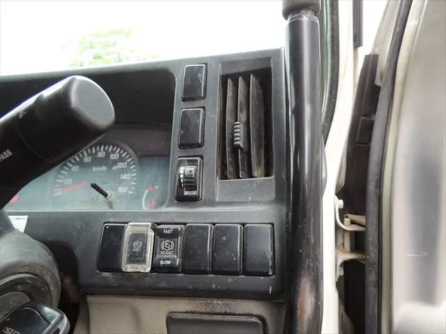 いすゞ エルフ TKG-NJR85AD(2WD)の写真28