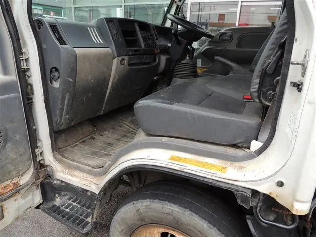 いすゞ エルフ TKG-NJR85AD(2WD)の写真36