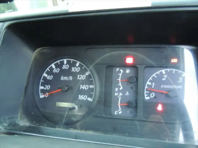 いすゞ エルフ TKG-NJR85AD(2WD)の写真45