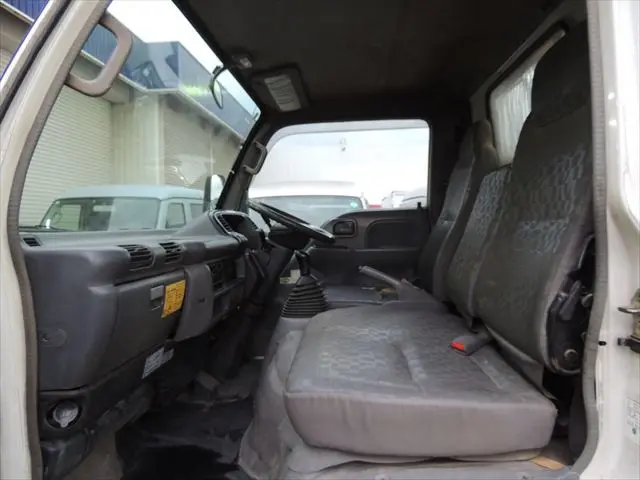 いすゞ エルフ TKG-NJR85AD(2WD)の写真47