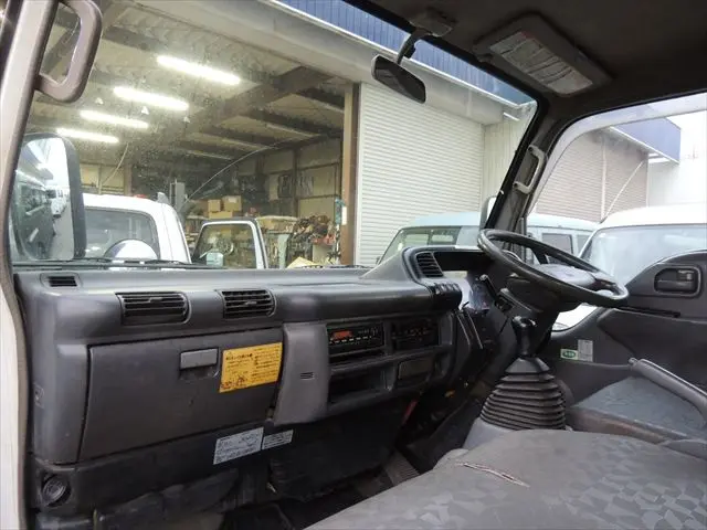 いすゞ エルフ TKG-NJR85AD(2WD)の写真48