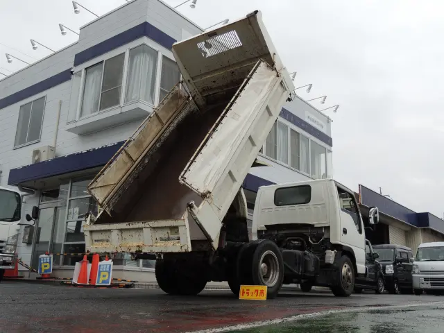 いすゞ エルフ PB-NKR81AD(2WD)の写真2