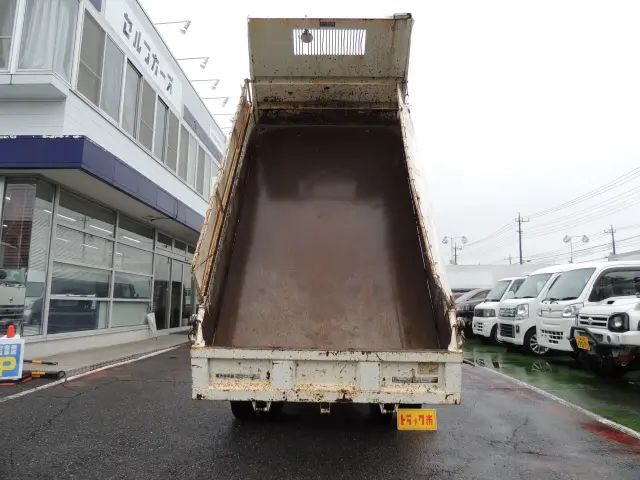 いすゞ エルフ PB-NKR81AD(2WD)の写真3