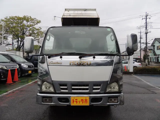 いすゞ エルフ PB-NKR81AD(2WD)の写真8
