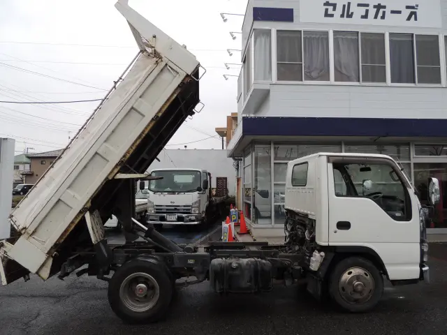 いすゞ エルフ PB-NKR81AD(2WD)の写真11