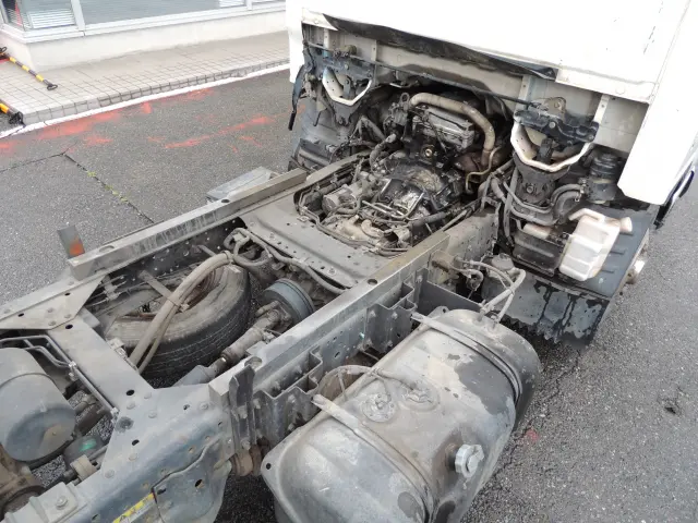 いすゞ エルフ PB-NKR81AD(2WD)の写真13