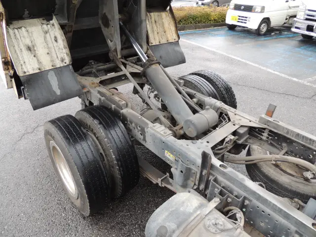 いすゞ エルフ PB-NKR81AD(2WD)の写真14