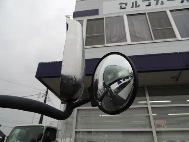 いすゞ エルフ PB-NKR81AD(2WD)の写真22