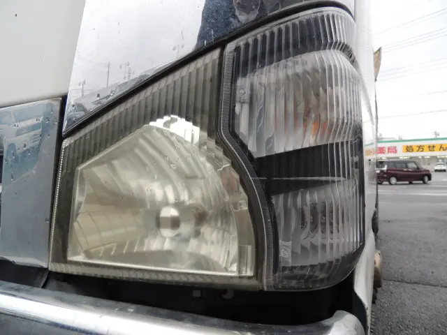 いすゞ エルフ PB-NKR81AD(2WD)の写真24