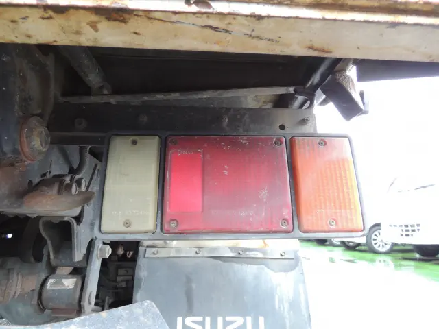 いすゞ エルフ PB-NKR81AD(2WD)の写真33
