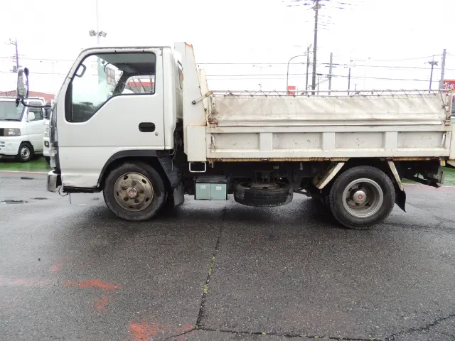 いすゞ エルフ PB-NKR81AD(2WD)の写真36