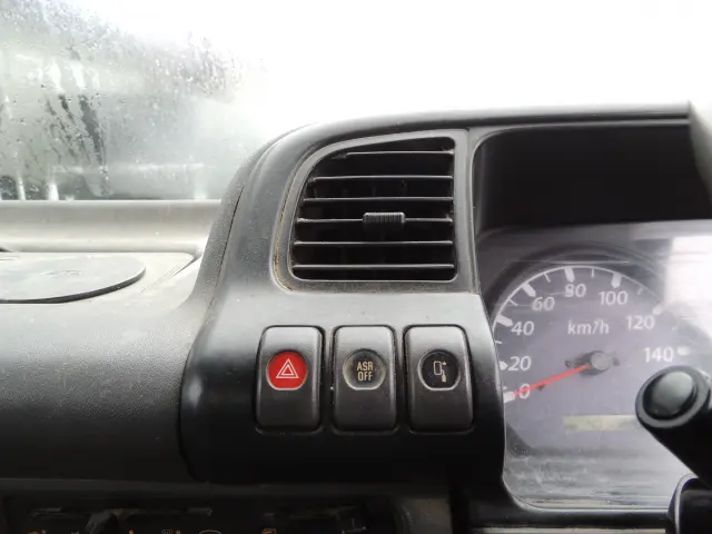 いすゞ エルフ PB-NKR81AD(2WD)の写真44