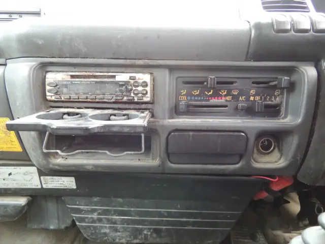 いすゞ エルフ PB-NKR81AD(2WD)の写真46