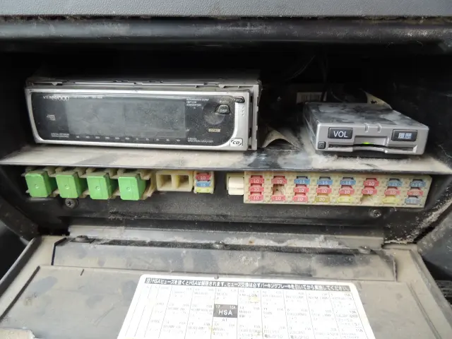 いすゞ エルフ PB-NKR81AD(2WD)の写真47