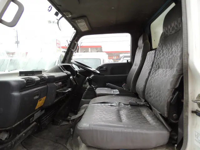 いすゞ エルフ PB-NKR81AD(2WD)の写真50