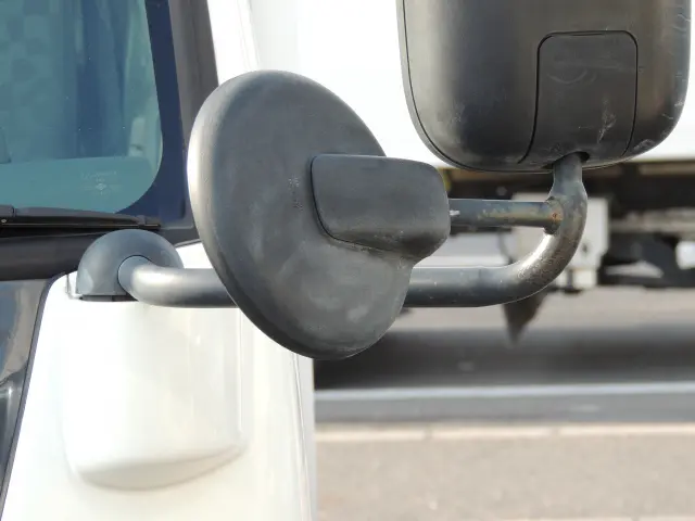 いすゞ エルフ PB-NKR81ANの写真15