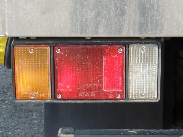 いすゞ エルフ PB-NKR81ANの写真23