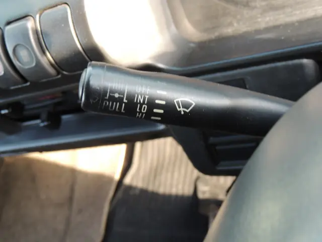 いすゞ エルフ PB-NKR81ANの写真31