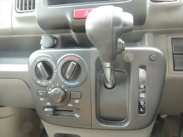 スズキ エブリイ 5BD-DA17V(4WD)の写真44