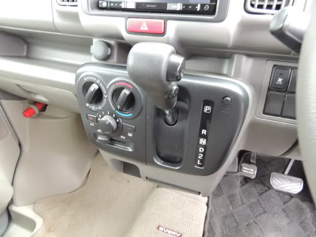 スズキ エブリイ EBD-DA17V(2WD)の写真44
