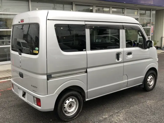 スズキ エブリイ EBD-DA17V(2WD)の写真6