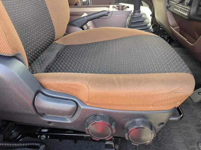 日野 レンジャー 2KG-FD2ABG(2WD)の写真9