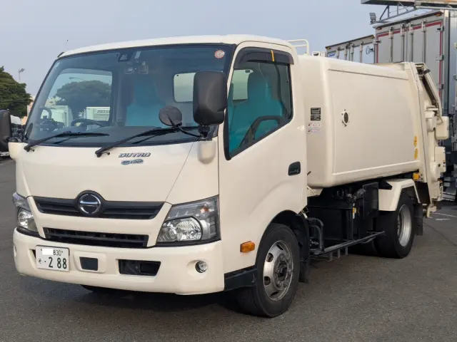 日野 デュトロ TPG-XZU702M(2WD)の写真1